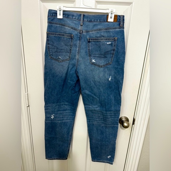 American Eagle - High-waisted Distressed Mom Jeans - Size 10 Regular - Picture 2 of 5